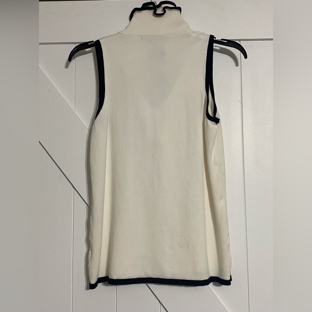 Elegant White Sleeveless Top with Black Trim by Fontana - Picture 2 of 6